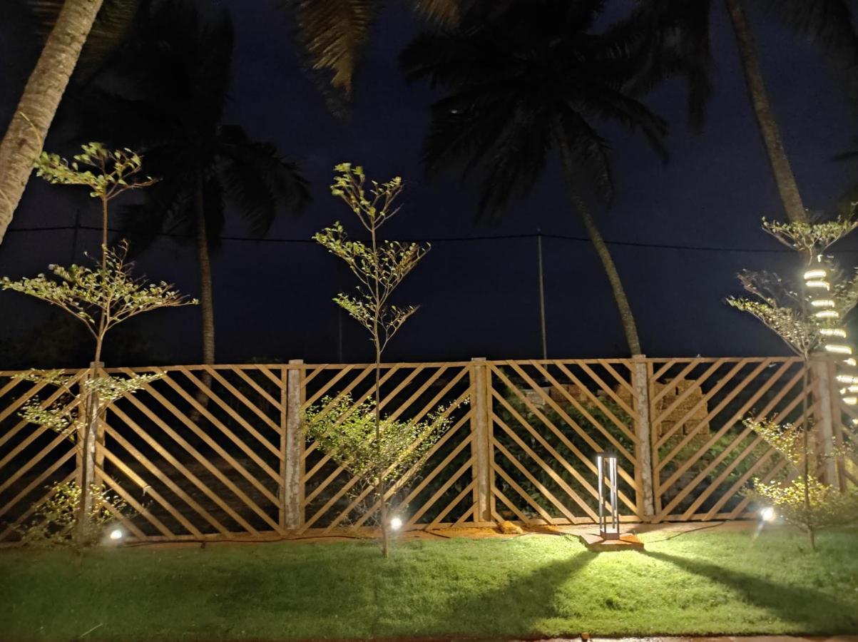 Corniche Beach Resort Mulappilangād Екстериор снимка