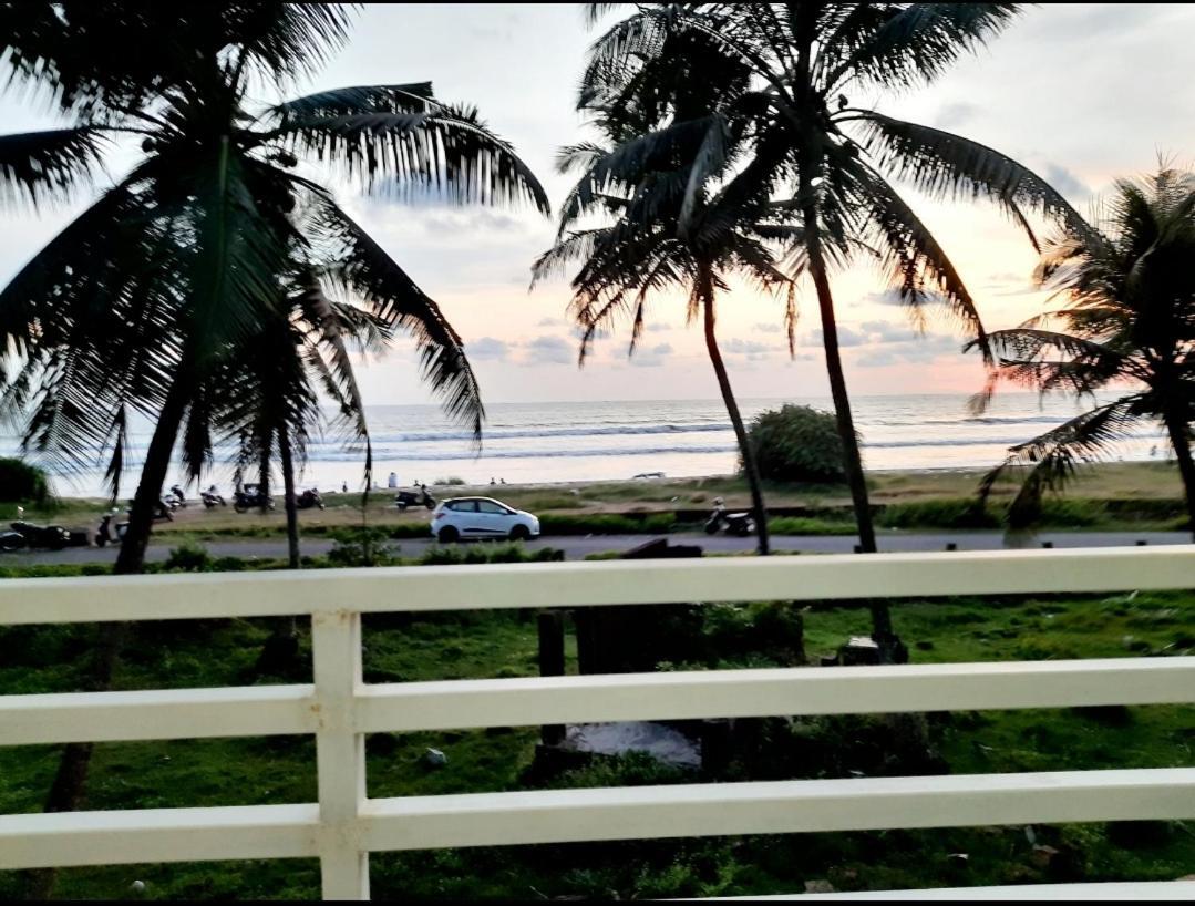 Corniche Beach Resort Mulappilangād Екстериор снимка